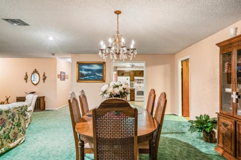 House in Vero Beach, Florida 3 bedrooms, 219.81 sq.m. № 2146744 - photo 13