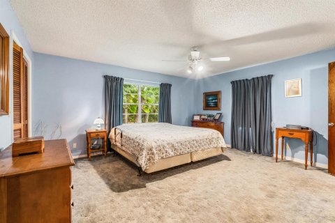 House in Vero Beach, Florida 3 bedrooms, 219.81 sq.m. № 2146744 - photo 22