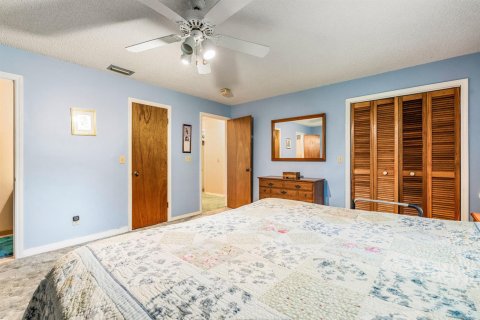 House in Vero Beach, Florida 3 bedrooms, 219.81 sq.m. № 2146744 - photo 23
