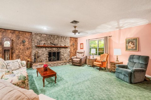 House in Vero Beach, Florida 3 bedrooms, 219.81 sq.m. № 2146744 - photo 6