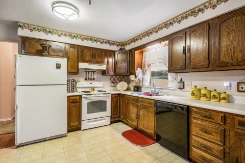 House in Vero Beach, Florida 3 bedrooms, 219.81 sq.m. № 2146744 - photo 18