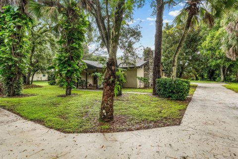 House in Vero Beach, Florida 3 bedrooms, 219.81 sq.m. № 2146744 - photo 5