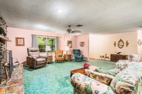 House in Vero Beach, Florida 3 bedrooms, 219.81 sq.m. № 2146744 - photo 7