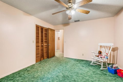 House in Vero Beach, Florida 3 bedrooms, 219.81 sq.m. № 2146744 - photo 25