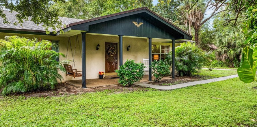 House in Vero Beach, Florida 3 bedrooms, 219.81 sq.m. № 2146744