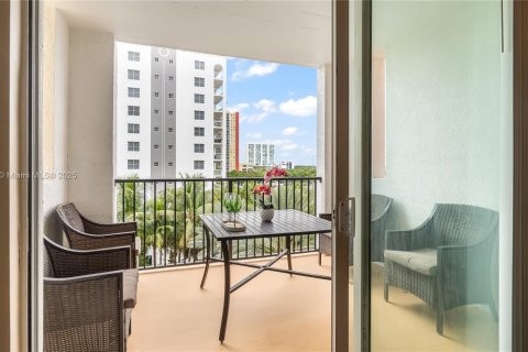 Снять в аренду кондоминиум в Санни-Айлс-Бич, Флорида 2 спальни, 95.13м2, № 1922337 - фото 27