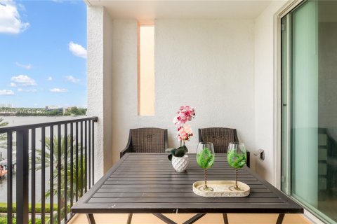 Снять в аренду кондоминиум в Санни-Айлс-Бич, Флорида 2 спальни, 95.13м2, № 1922337 - фото 28