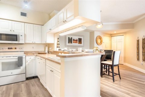 Снять в аренду кондоминиум в Санни-Айлс-Бич, Флорида 2 спальни, 95.13м2, № 1922337 - фото 11