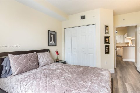 Снять в аренду кондоминиум в Санни-Айлс-Бич, Флорида 2 спальни, 95.13м2, № 1922337 - фото 25