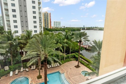 Снять в аренду кондоминиум в Санни-Айлс-Бич, Флорида 2 спальни, 95.13м2, № 1922337 - фото 29