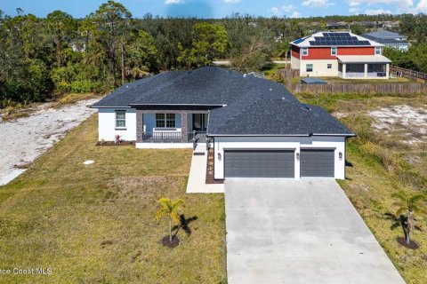 House in Port Charlotte, Florida 4 bedrooms, 208.94 sq.m. № 1545406 - photo 2