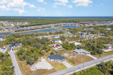 House in Port Charlotte, Florida 4 bedrooms, 208.94 sq.m. № 1545406 - photo 4
