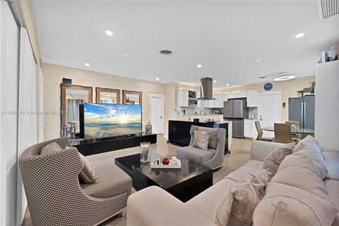 Villa ou maison à vendre à Hollywood, Floride: 2 chambres, 95.13 m2 № 2034989 - photo 5