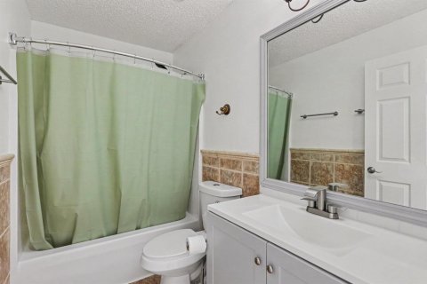 Villa ou maison à vendre à Palm Bay, Floride: 3 chambres, 167.97 m2 № 2385136 - photo 11