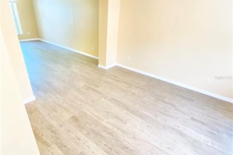 Casa en alquiler en Orlando, Florida, 4 dormitorios, 226.5 m2 № 1838883 - foto 14