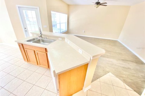 Casa en alquiler en Orlando, Florida, 4 dormitorios, 226.5 m2 № 1838883 - foto 25