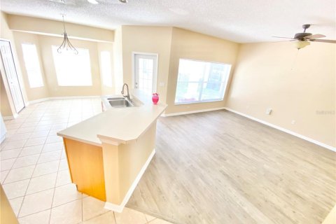 Casa en alquiler en Orlando, Florida, 4 dormitorios, 226.5 m2 № 1838883 - foto 20