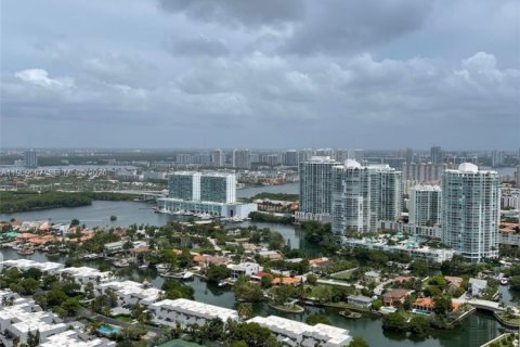 Condo in Sunny Isles Beach, Florida, 2 bedrooms № 2030899 - photo 2