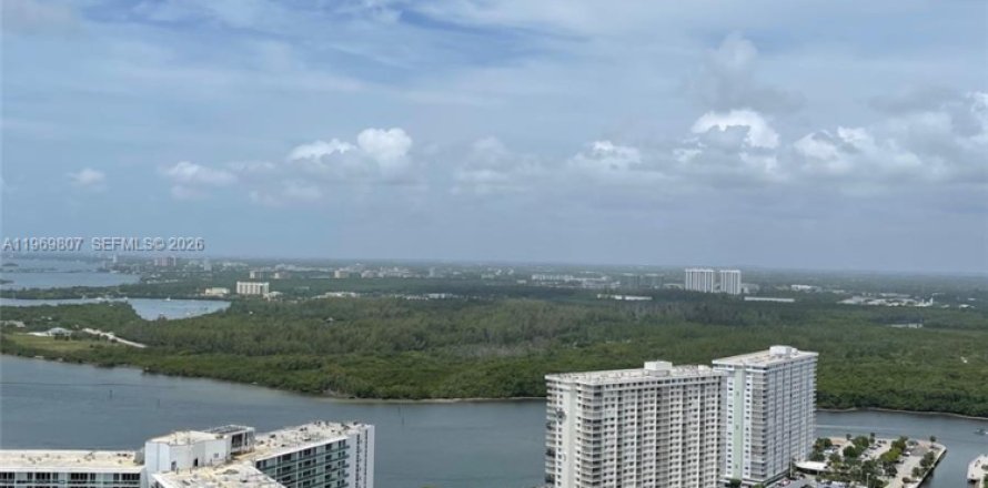 Condo in Sunny Isles Beach, Florida, 2 bedrooms № 2030899