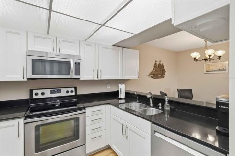 Copropriété à vendre à Sarasota, Floride: 2 chambres, 89.56 m2 № 2390906 - photo 10