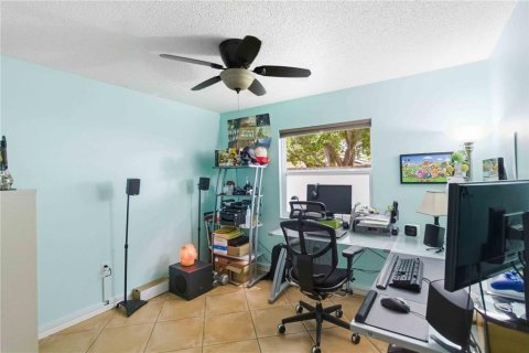 Copropriété à vendre à Sarasota, Floride: 2 chambres, 89.56 m2 № 2390906 - photo 7