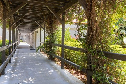 Copropriété à vendre à Sarasota, Floride: 2 chambres, 89.56 m2 № 2390906 - photo 21