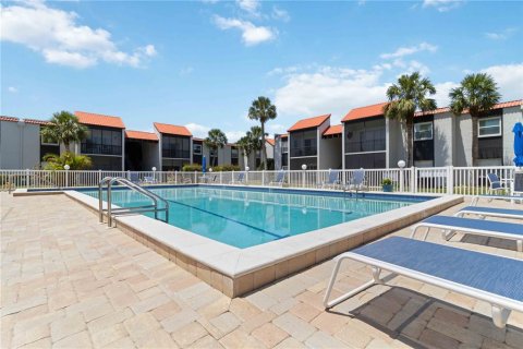 Copropriété à vendre à Sarasota, Floride: 2 chambres, 89.56 m2 № 2390906 - photo 18