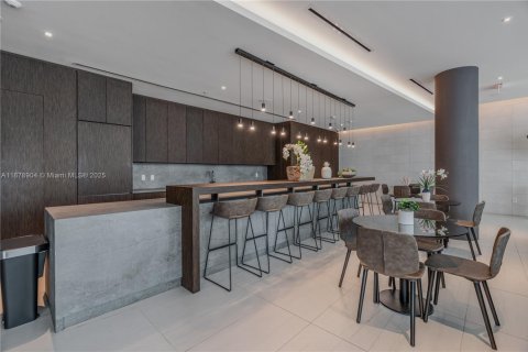 Купить кондоминиум в Майами, Флорида 1 спальня, 72.46м2, № 1927685 - фото 14