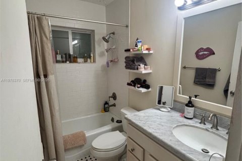 Copropriété à vendre à Miami Beach, Floride: 1 chambre, 57.6 m2 № 2042153 - photo 4