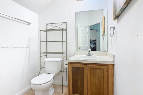 Townhouse in Kissimmee, Florida 3 bedrooms, 110.27 sq.m. № 1727620 - photo 5