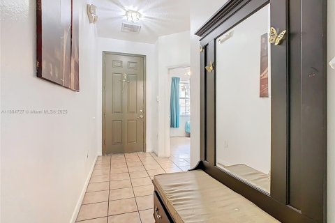 Townhouse in Kissimmee, Florida 3 bedrooms, 110.27 sq.m. № 1727620 - photo 15