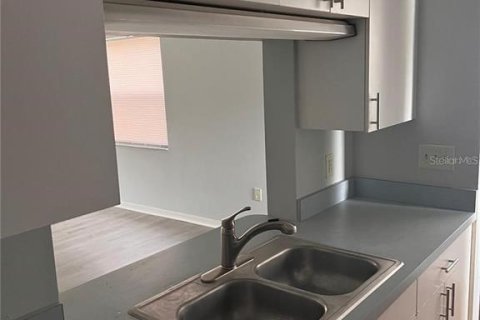 Снять в аренду квартиру в Энглвуд, Флорида 5 комнат, 108.23м2, № 1824838 - фото 3