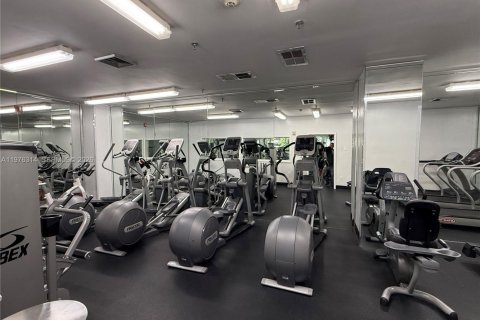 Condo in Miami, Florida, 2 bedrooms  № 2053070 - photo 24