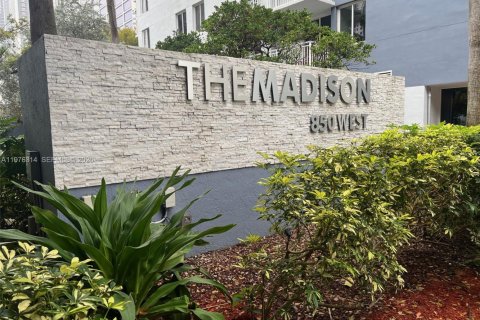 Condo in Miami, Florida, 2 bedrooms  № 2053070 - photo 10