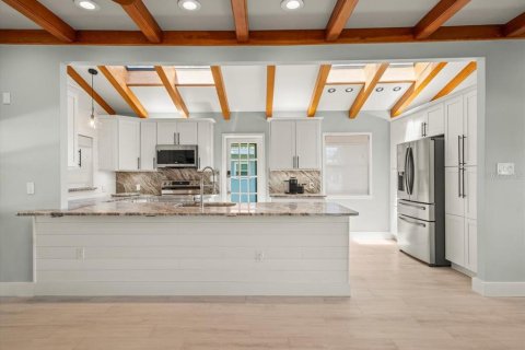 House in Redington Beach, Florida 3 bedrooms, 218.51 sq.m. № 1898828 - photo 13