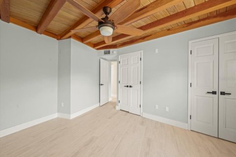 House in Redington Beach, Florida 3 bedrooms, 218.51 sq.m. № 1898828 - photo 23