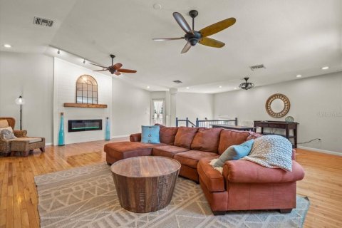 House in Redington Beach, Florida 3 bedrooms, 218.51 sq.m. № 1898828 - photo 30