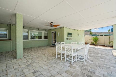 House in Redington Beach, Florida 3 bedrooms, 218.51 sq.m. № 1898828 - photo 5