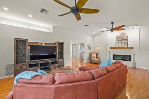 House in Redington Beach, Florida 3 bedrooms, 218.51 sq.m. № 1898828 - photo 28