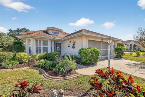 Villa ou maison à Leesburg, Floride 3 chambres, 147.53 m2 № 2147715