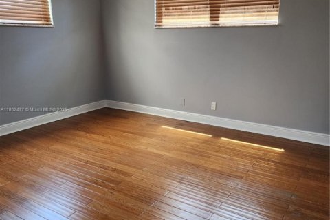 Купить кондоминиум в Пемброк-Пайнс, Флорида 2 спальни, 108.7м2, № 1979902 - фото 25