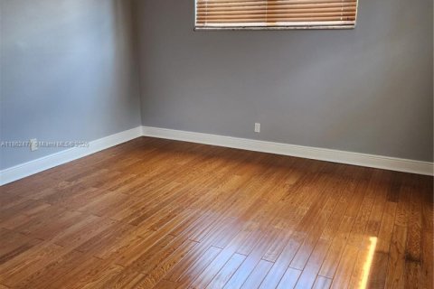 Купить кондоминиум в Пемброк-Пайнс, Флорида 2 спальни, 108.7м2, № 1979902 - фото 30