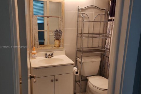 Купить кондоминиум в Пемброк-Пайнс, Флорида 2 спальни, 108.7м2, № 1979902 - фото 16