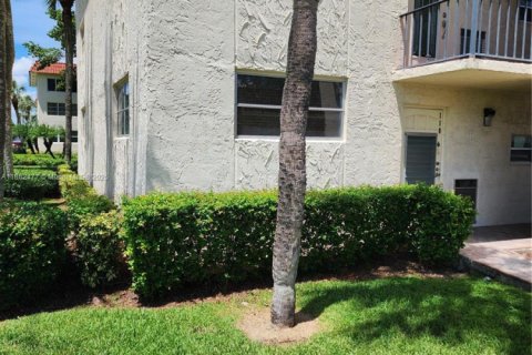 Купить кондоминиум в Пемброк-Пайнс, Флорида 2 спальни, 108.7м2, № 1979902 - фото 21