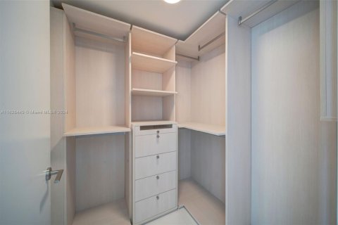 Condo in Sunny Isles Beach, Florida, 2 bedrooms  № 2036840 - photo 30