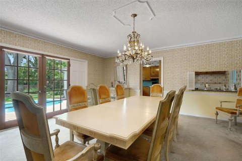 House in Lakeland, Florida 5 bedrooms, 308.99 sq.m. № 2098176 - photo 6