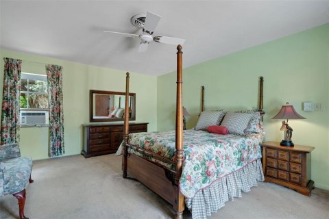 House in Lakeland, Florida 5 bedrooms, 308.99 sq.m. № 2098176 - photo 18