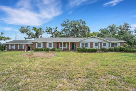 House in Lakeland, Florida 5 bedrooms, 308.99 sq.m. № 2098176