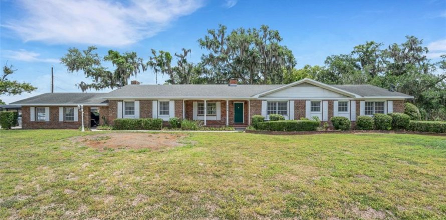 House in Lakeland, Florida 5 bedrooms, 308.99 sq.m. № 2098176