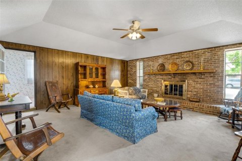 House in Lakeland, Florida 5 bedrooms, 308.99 sq.m. № 2098176 - photo 12